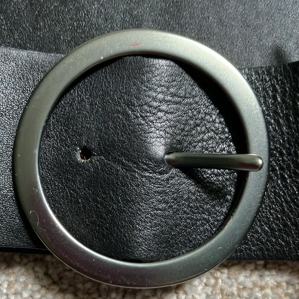 Woman’s Claudio Orciani studded leather belt silver toned edgy punk textured